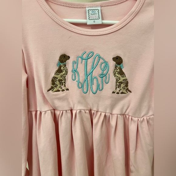 Monogrammed “kHr” puppy tunic size 6 - Picture 2 of 2